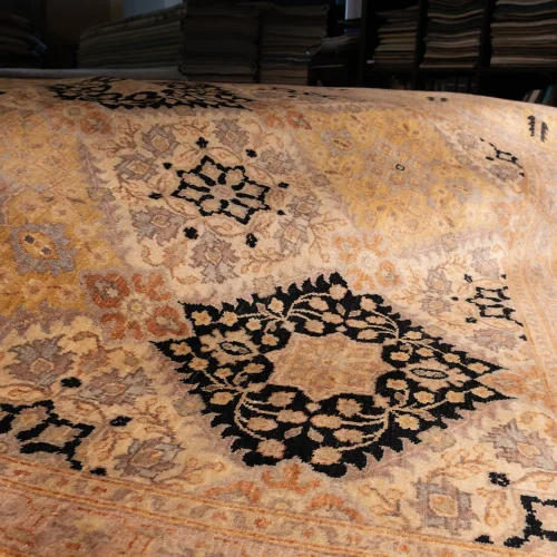 Oushak Neoclassic Rugs, Heriz Compartment Black/Gold